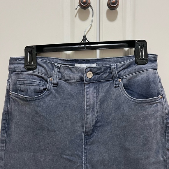 NWOT Zenana Outfitters Acid washed |Frayed hem high waist boot cut Blue jeans - Picture 3 of 6